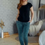 Pantaloni femei