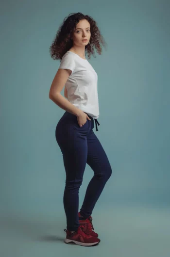 Pantaloni femei