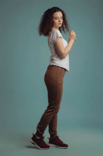 Pantaloni femei