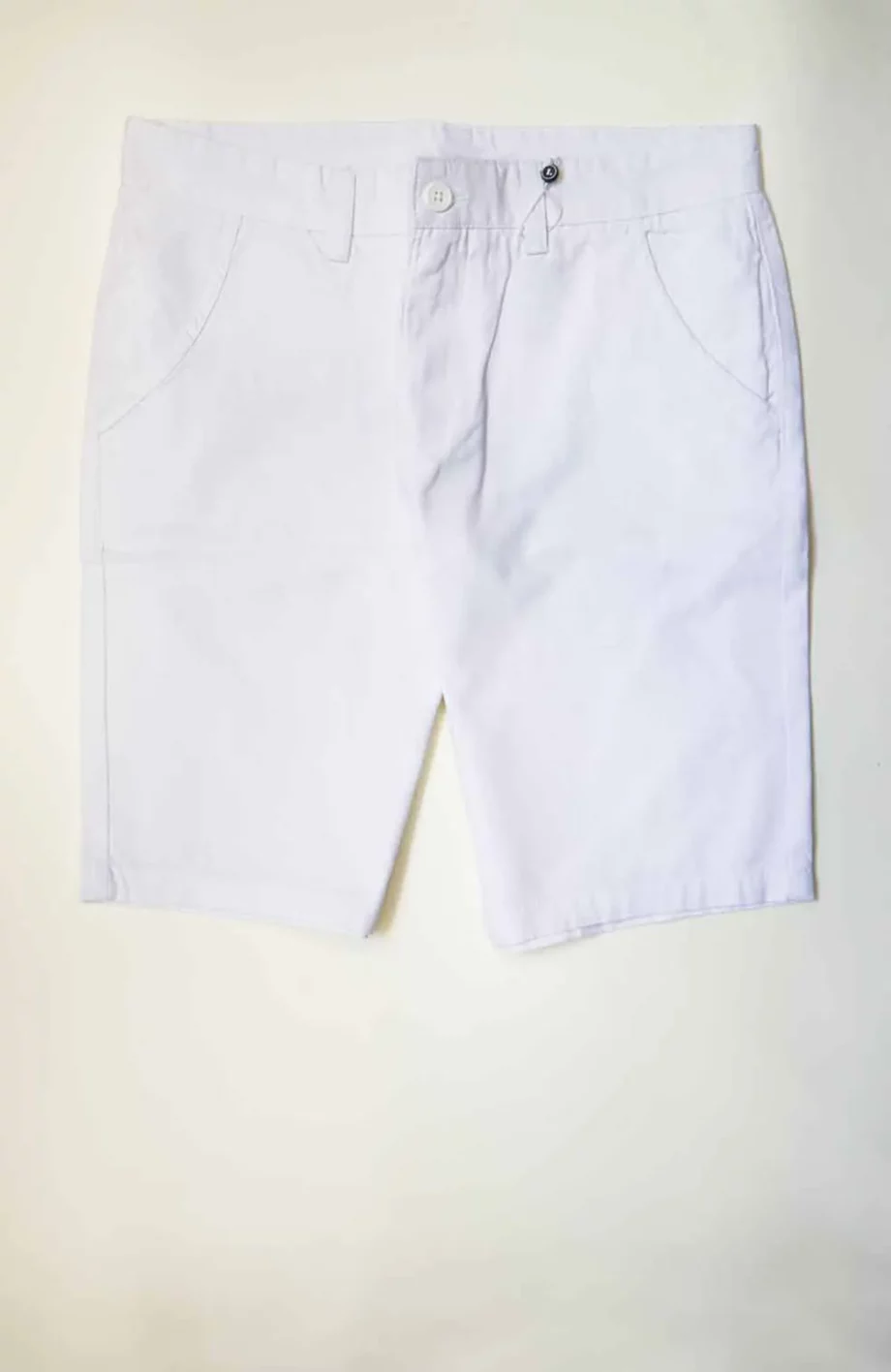 Pantaloni scurți