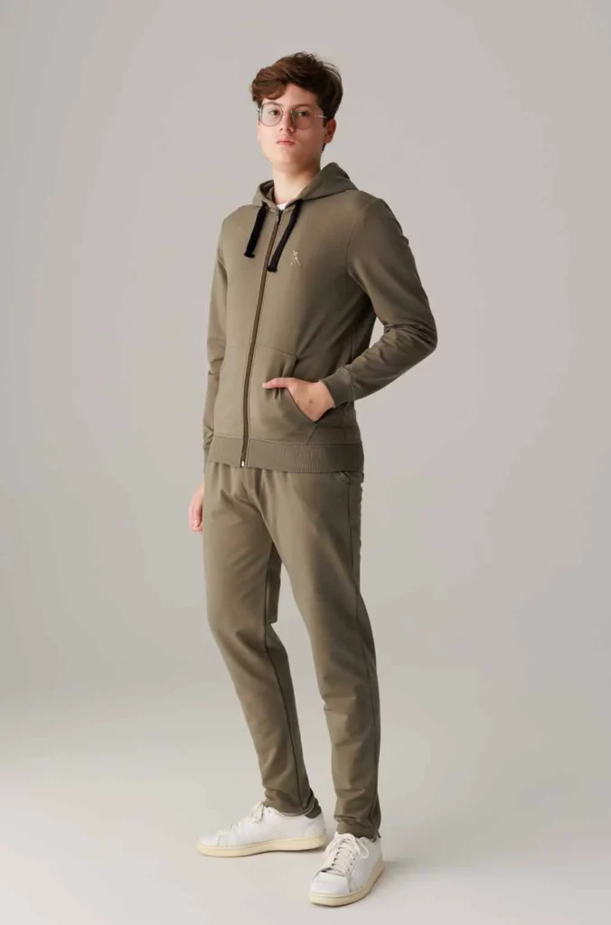 Спортивный костюм