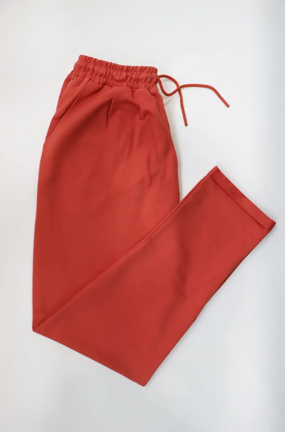 Pantaloni femei