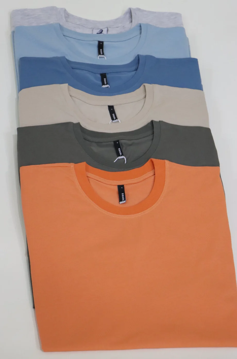 Tricou
