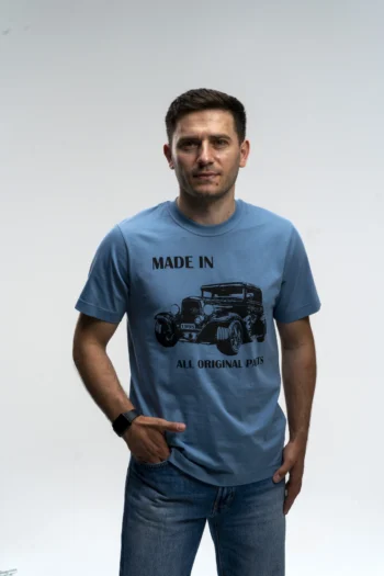 Tricou